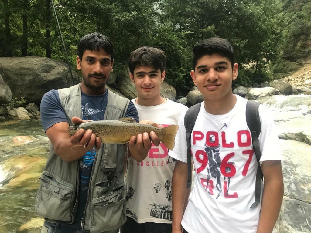 Tirthan Anglers' Retreat Banjār Buitenkant foto
